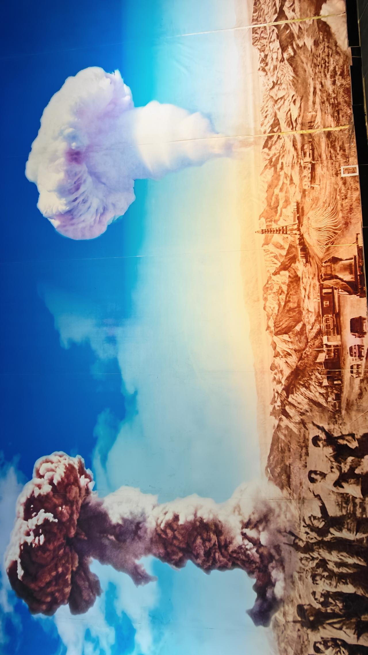 毛主席说：我们也要搞一点那个东西！
各路科学技术人员，奔赴大西北，隐姓埋名，在荒