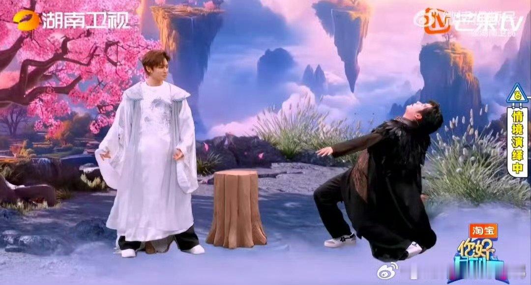 谁发明的杨迪太好笑了你好星期六 杨迪真的是宝藏男孩！绿幕环节忙前忙后，笑点一个接