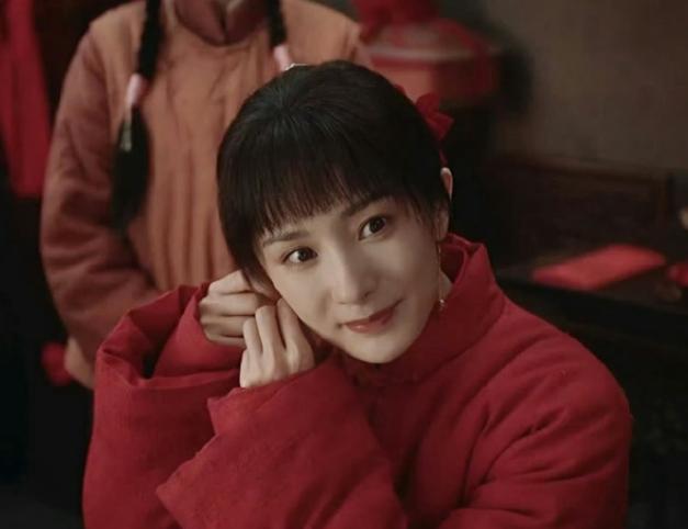 杨幂《生万物》是三集连播
央八今年的剧大部分都是每天播两集或者一集，只有《长安的