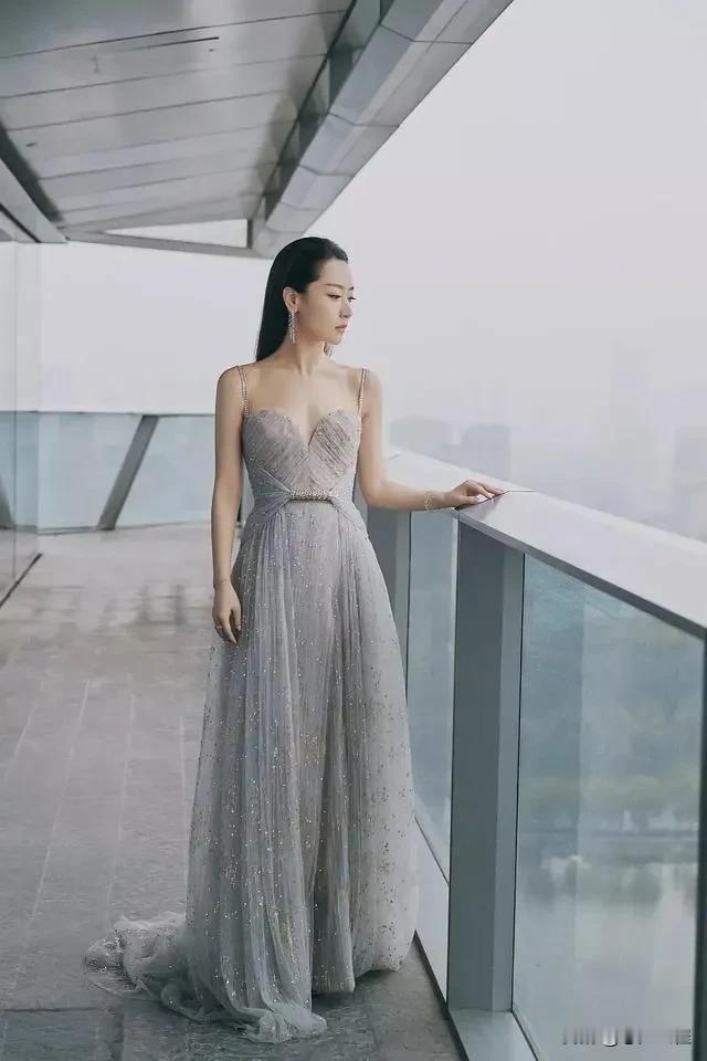 “宝钗”来了，白冰，陈东，原来是西北政法大学毕业啊，学霸，陕西西安美女，长的是十