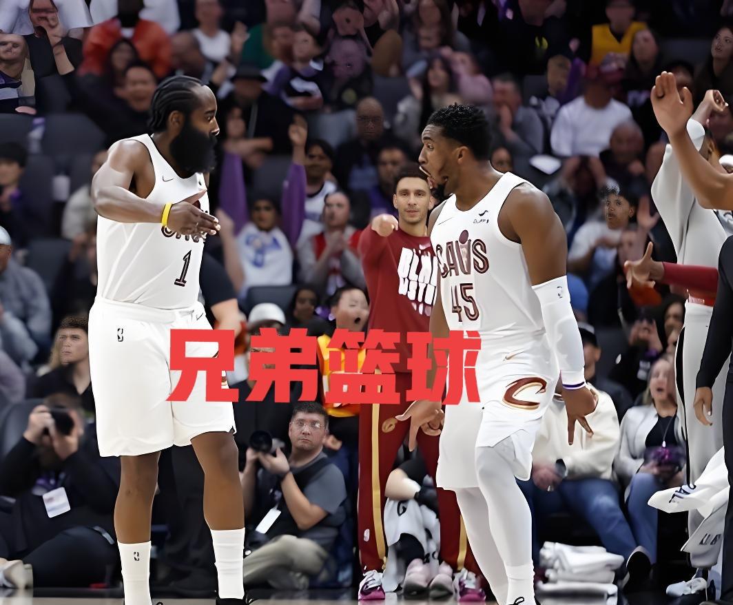 打脸乌杜卡！哈登骑士大放异彩，火箭死抱杜兰特险被黄蜂掀翻
 
骑士112-84轻