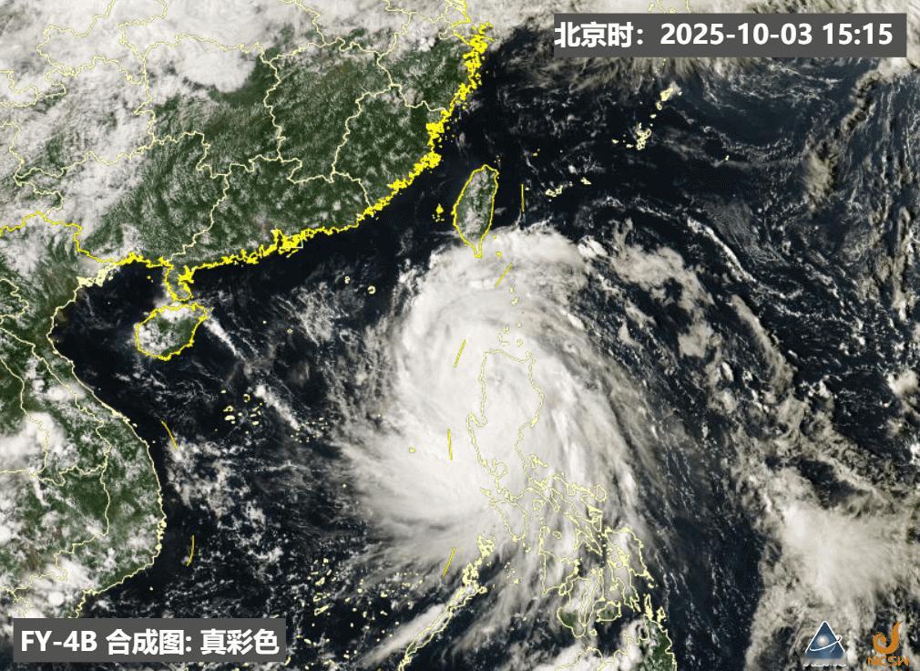 台风麦德姆 今天白天台风麦德姆穿过吕宋岛，西北象限的对流有些减弱，但整体强度几乎
