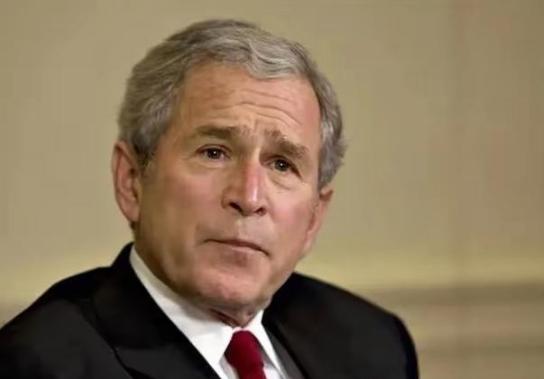 美国几代总统的偏好：1，小布什爱好战争，你不服，我就打你，中东从此没消停过。2，