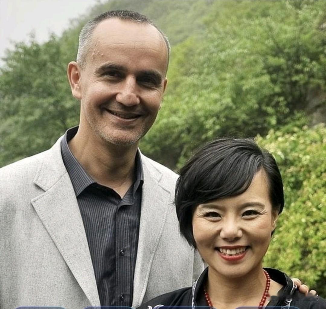 今天看到龚琳娜一个采访视频，她说她不知道他儿子喜欢吃什么水果，他只关注他们的成长