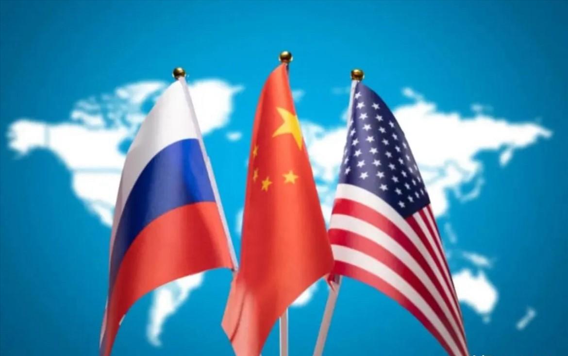 只要中国不动，美国就不敢和俄罗斯直接开战，同样，只要俄罗斯不动，美国也不敢轻易和