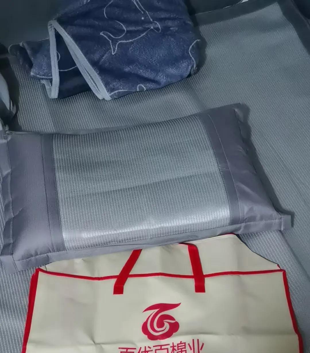 脑壳痛！大学也要搬宿舍！

家有神兽读大一，开学的时候大包小包的往宿舍搬，以为搬