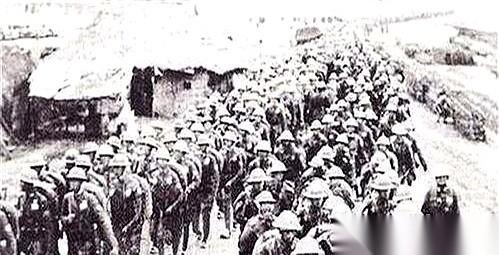 跟你说个事儿，看到的时候，我后背汗毛都竖起来了。
李宗仁，桂系大佬，总司令级别的