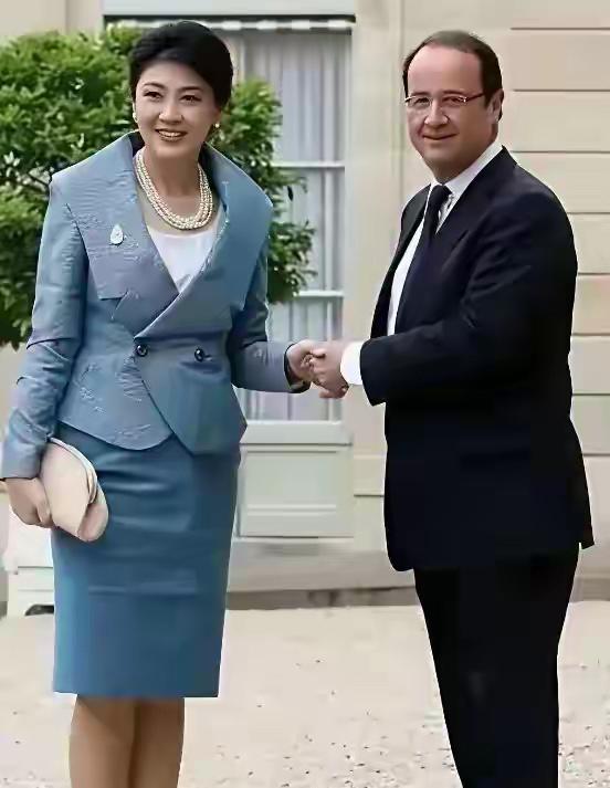 照片中的这位女神，当年真的是火遍全球，家喻户晓，人人皆知，真的是美丽动人，迷倒了