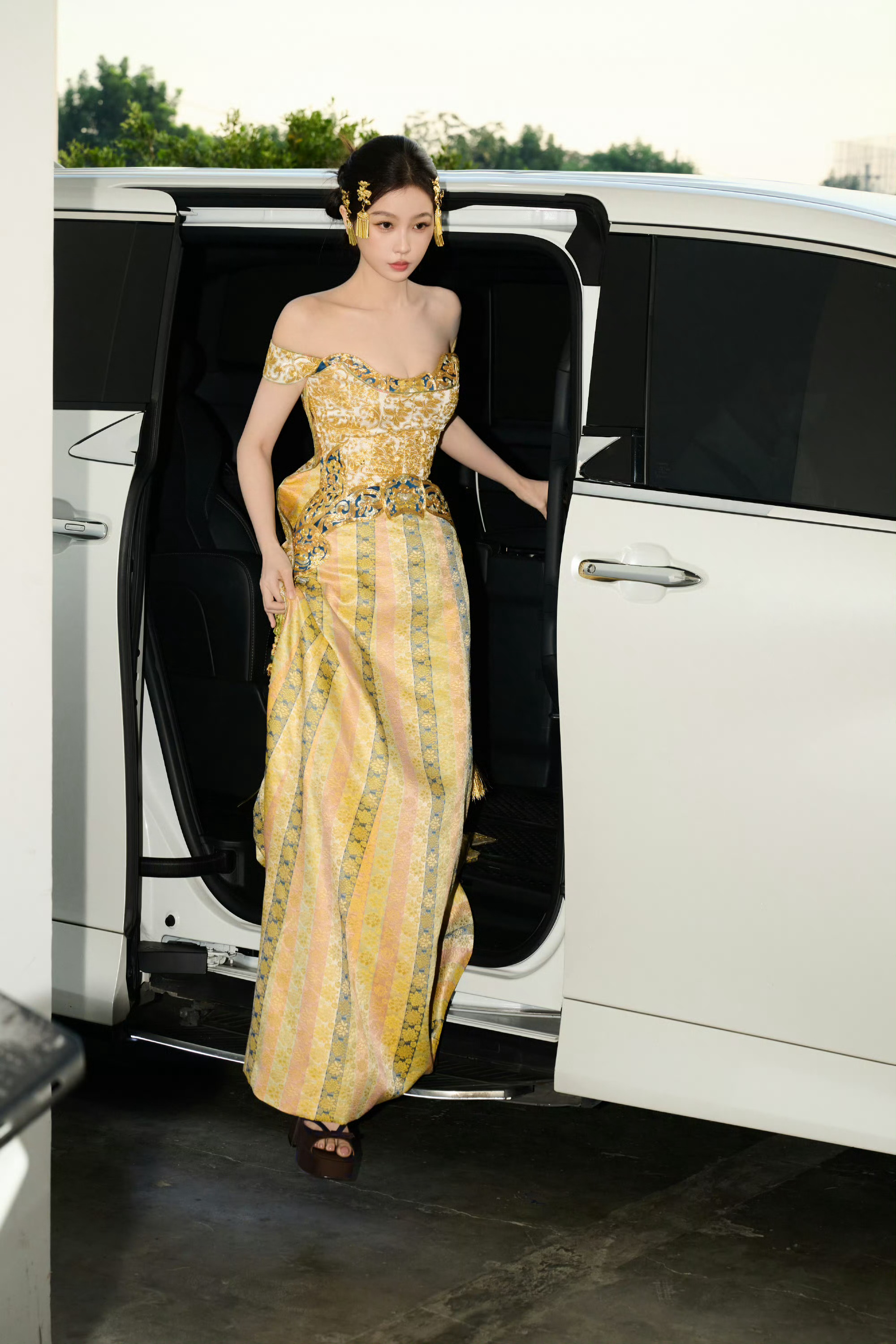 虞书欣虞书欣双轨虞书欣 “晚霞照在你身上，就是光与温柔的相遇”  𝒯𝒽𝓮 