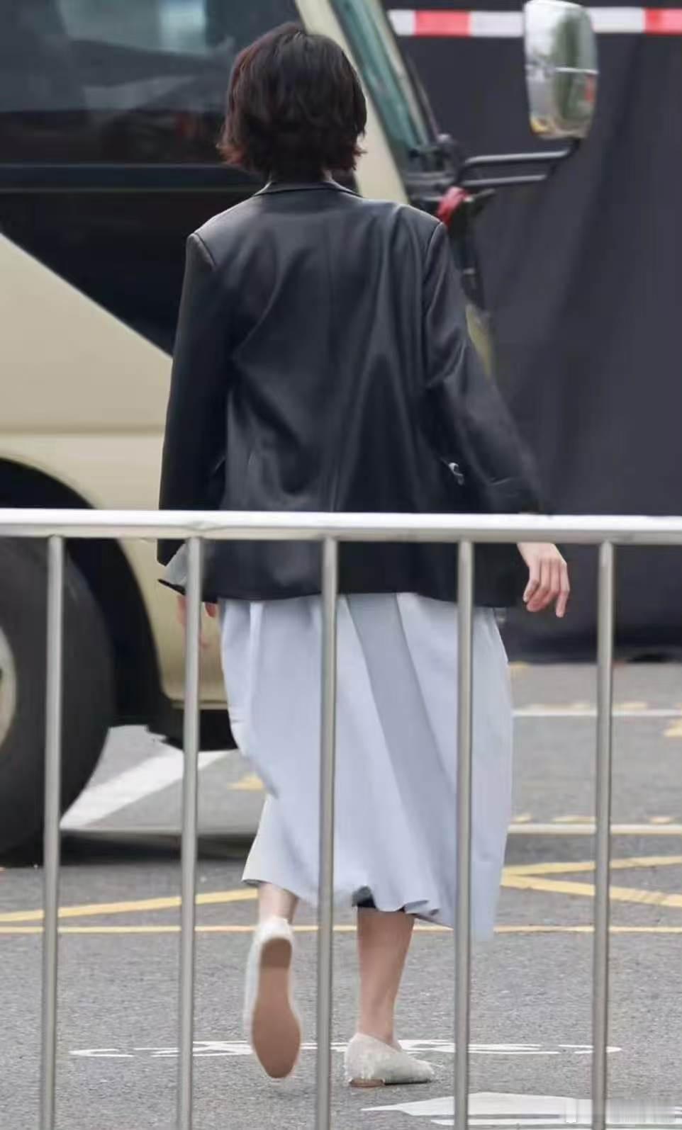 曾沛慈穿搭界来了个无关紧要的人穿搭界失去曾沛慈就像鱼失去自行车真被曾沛慈穿搭整无