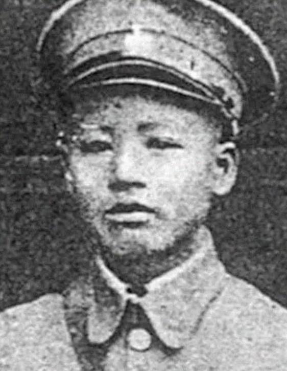 1939年，八路军129师青年抗日游击纵队司令员段海洲回家探亲，却再也没有回来，