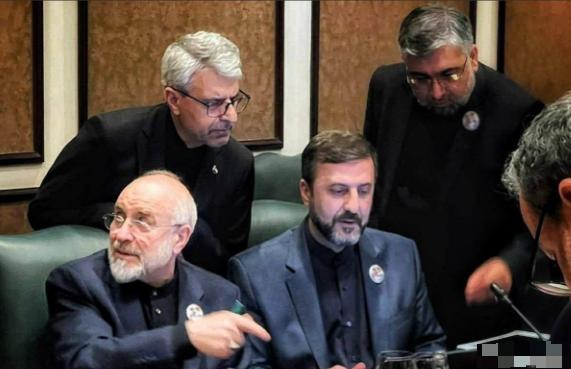 谈判结束，没谈拢

当地时间4月12日，巴基斯坦方面透露，应巴方请求，美国副总统