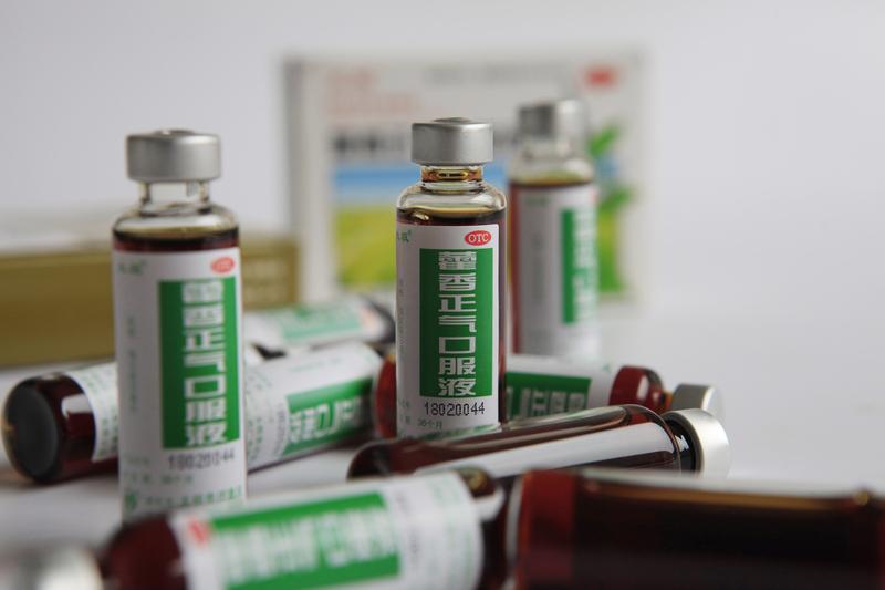 2月4日浙江一男子喝20支藿香正气水后开车，脑袋昏沉 驾车中险些与大货车相撞，血