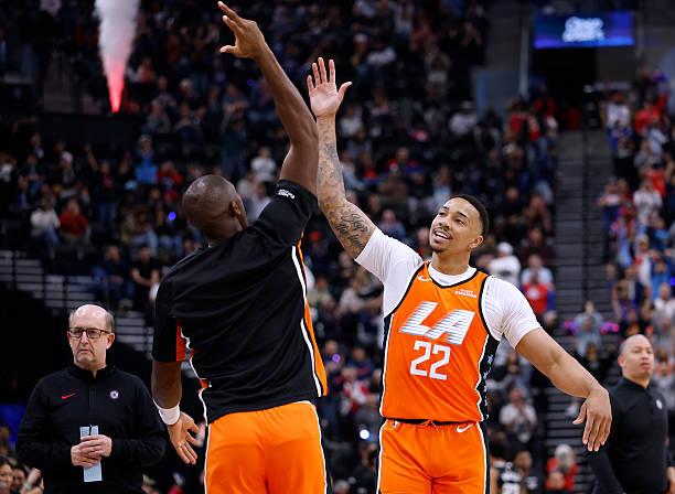 乔丹-米勒上赛季前半段一度坐稳了轮换的位置，结果因为有几场比赛没打好，后面直接鲈