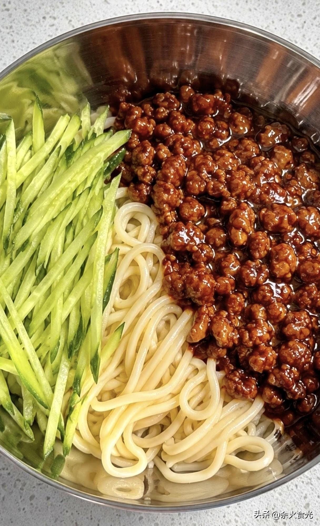 蹲了2年！终于拿下北京老店20年的炸酱秘方，在家复刻，味道一模一样
 
吃过无数