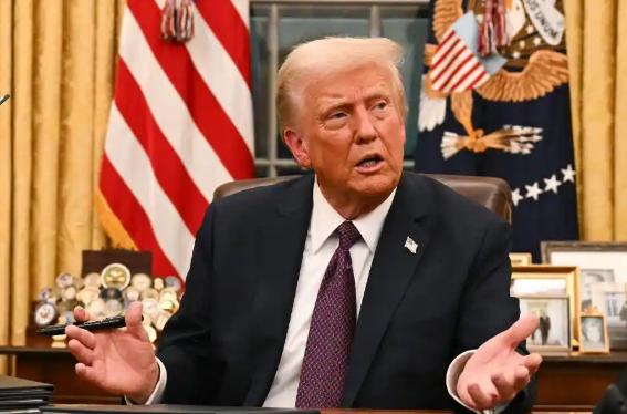 特朗普突然放话要对伊朗实施海上封锁，就是要卡死它的石油出口，还拉上一众国家站台，