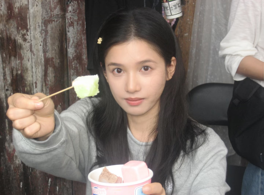 野狗骨头提前锁定全集有广没错，这个《野狗骨头》就是如此争气，明天继续看我的小苗靖