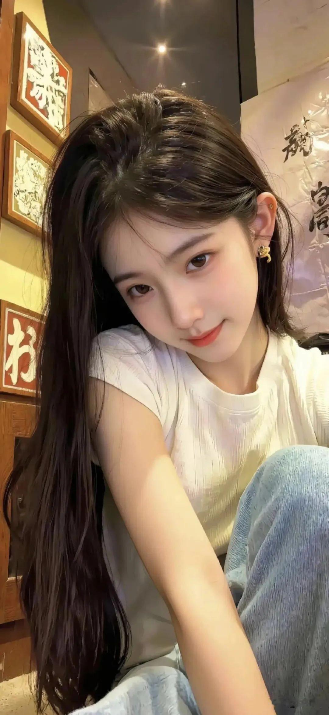 朋友们，你们抽烟吗？
如果抽的话，
还是赶快戒掉吧！
抽烟真是一点好处都没有。