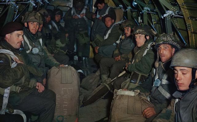 1945年，美国二等兵乔戴姆勒被德军囚禁3个月后，终于被盟军救出。照片中的他，露