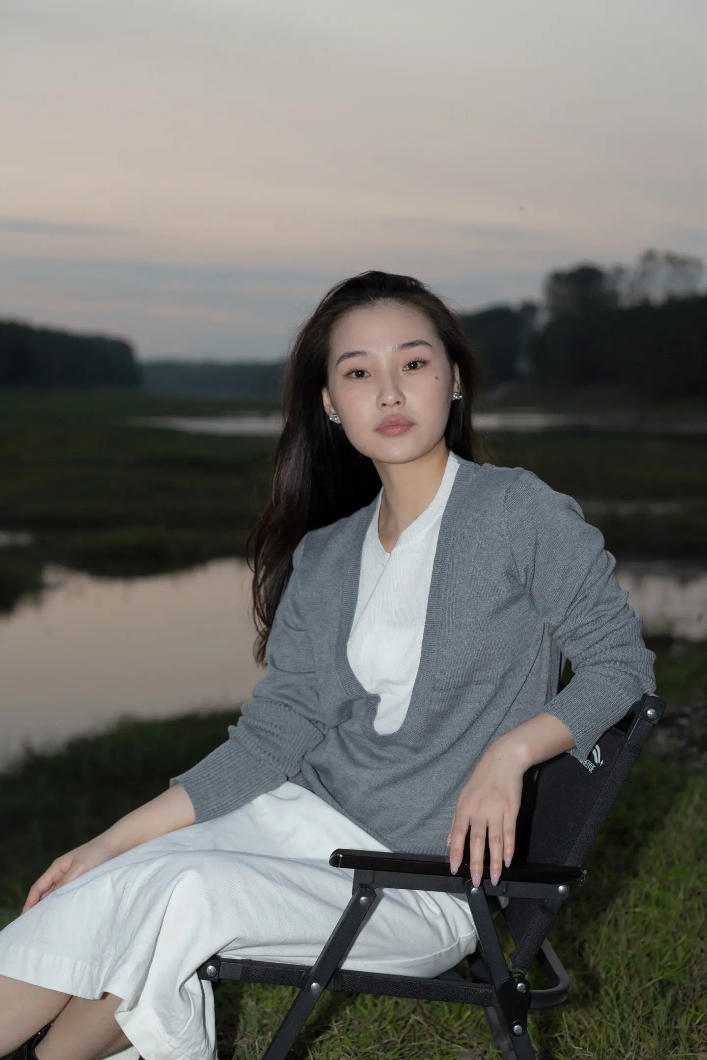 照片当然不似本人了，一样的话岂不是白p了