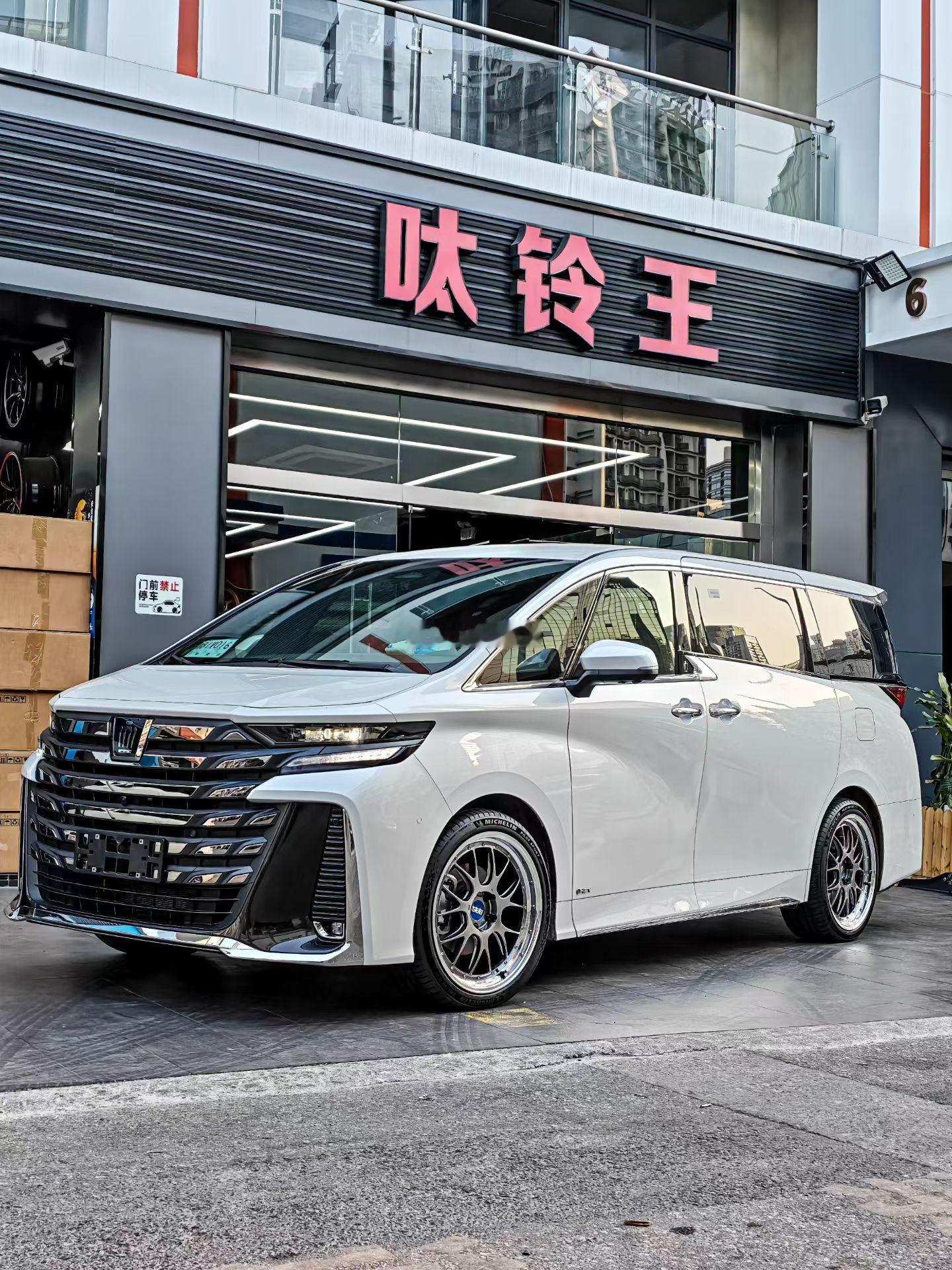 老钱出门~40系威尔法 完工案例供参考全新BBS LMR DB 21寸  蓝盖米