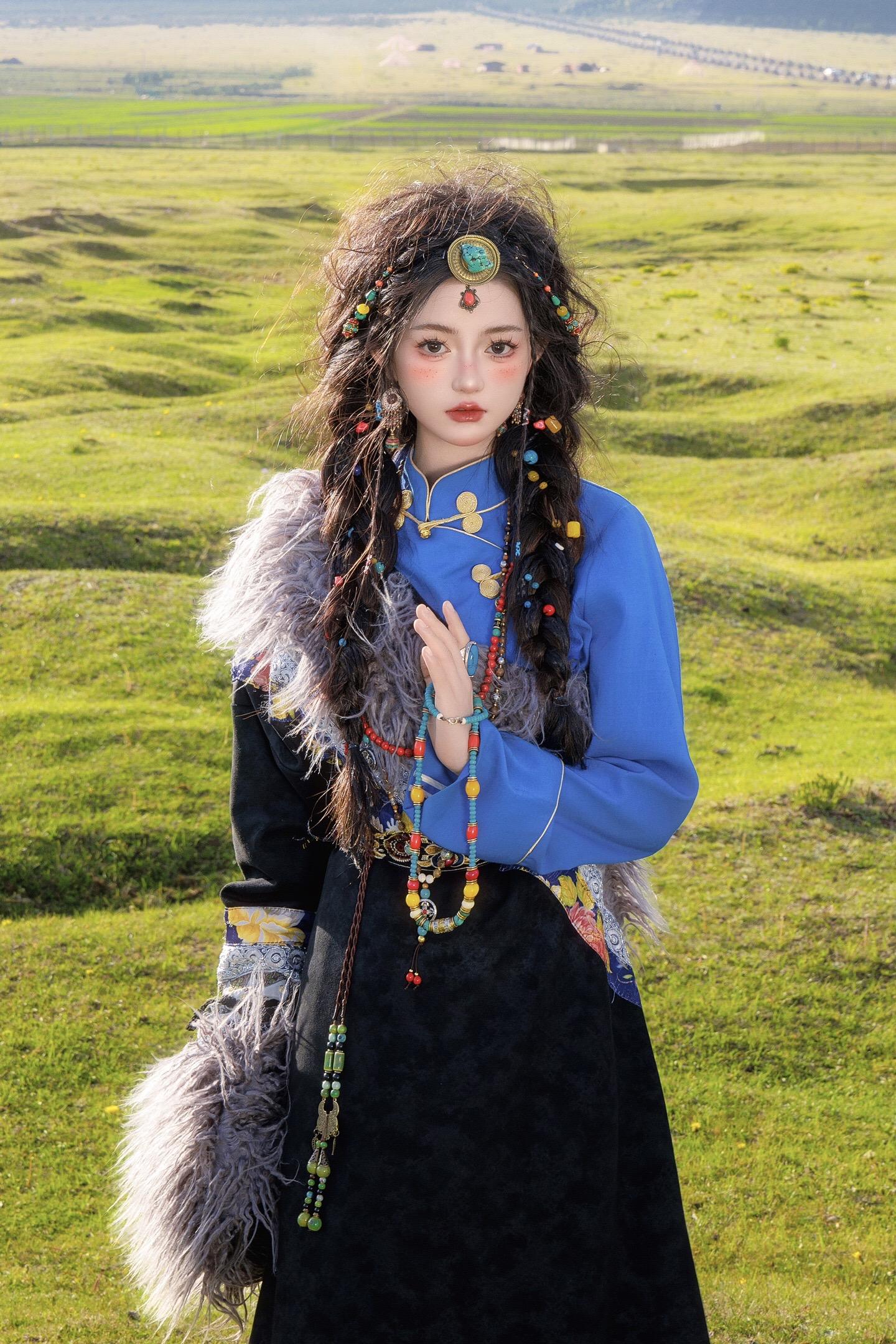 山不来见我 我自去见山⛰️。答应我！一定要去一次香格里拉吧，拍一组超美的藏服写真！