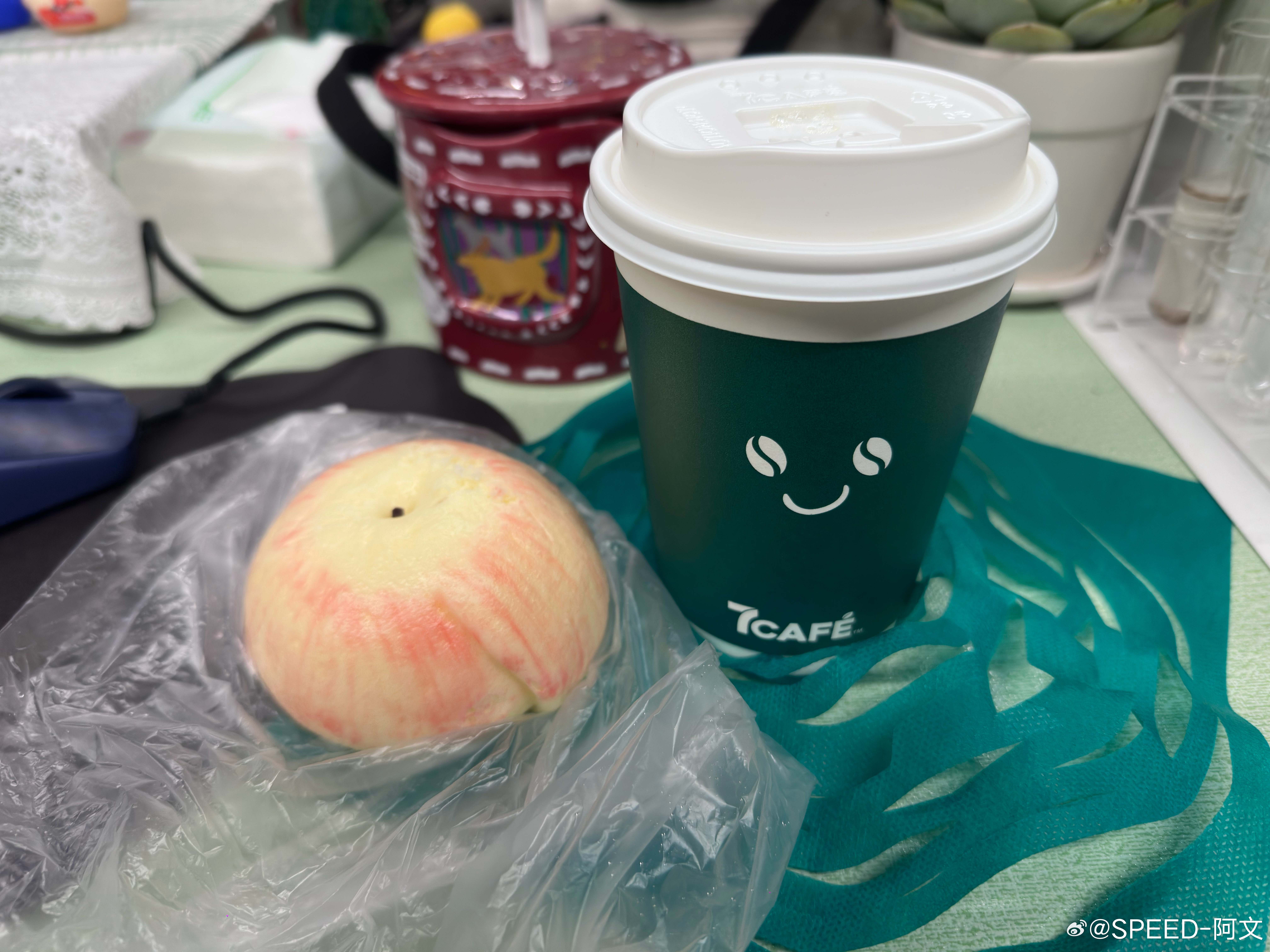 7-Eleven圣诞节限定早餐这个苹果🍎包子做得也太精致了吧 圣诞快乐