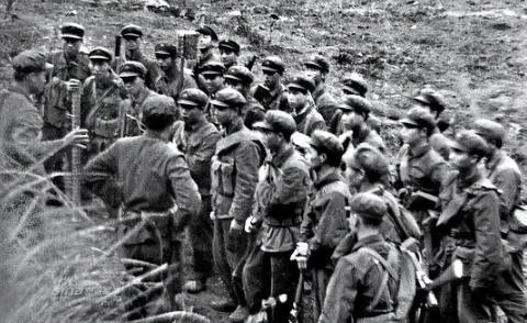 1979年，越南老百姓发现一个怪象：中国军队撤退时，为什么专炸水泥电线杆？
 