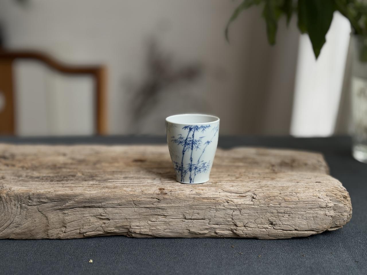 1分钟看懂！泡茶的杯子怎么选呢？
◆绿茶
适配茶具：玻璃杯、盖碗。
日常简单泡茶