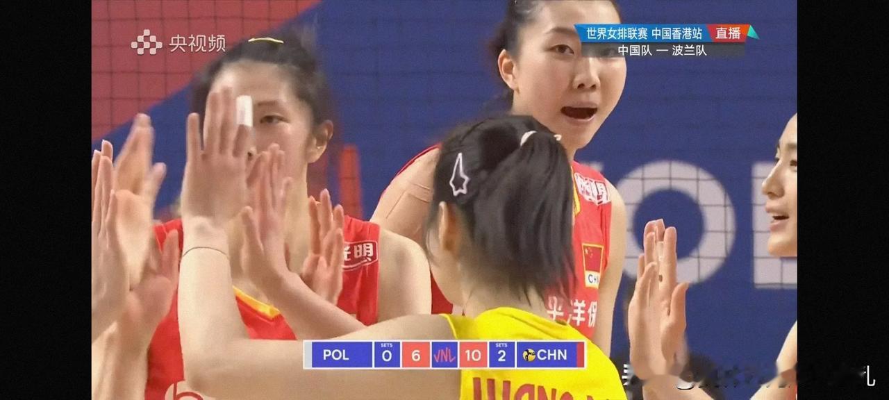 上张常宁、上朱婷？不上中国女排照样赢！


这场比赛谁都想不到，波兰女排除了第一