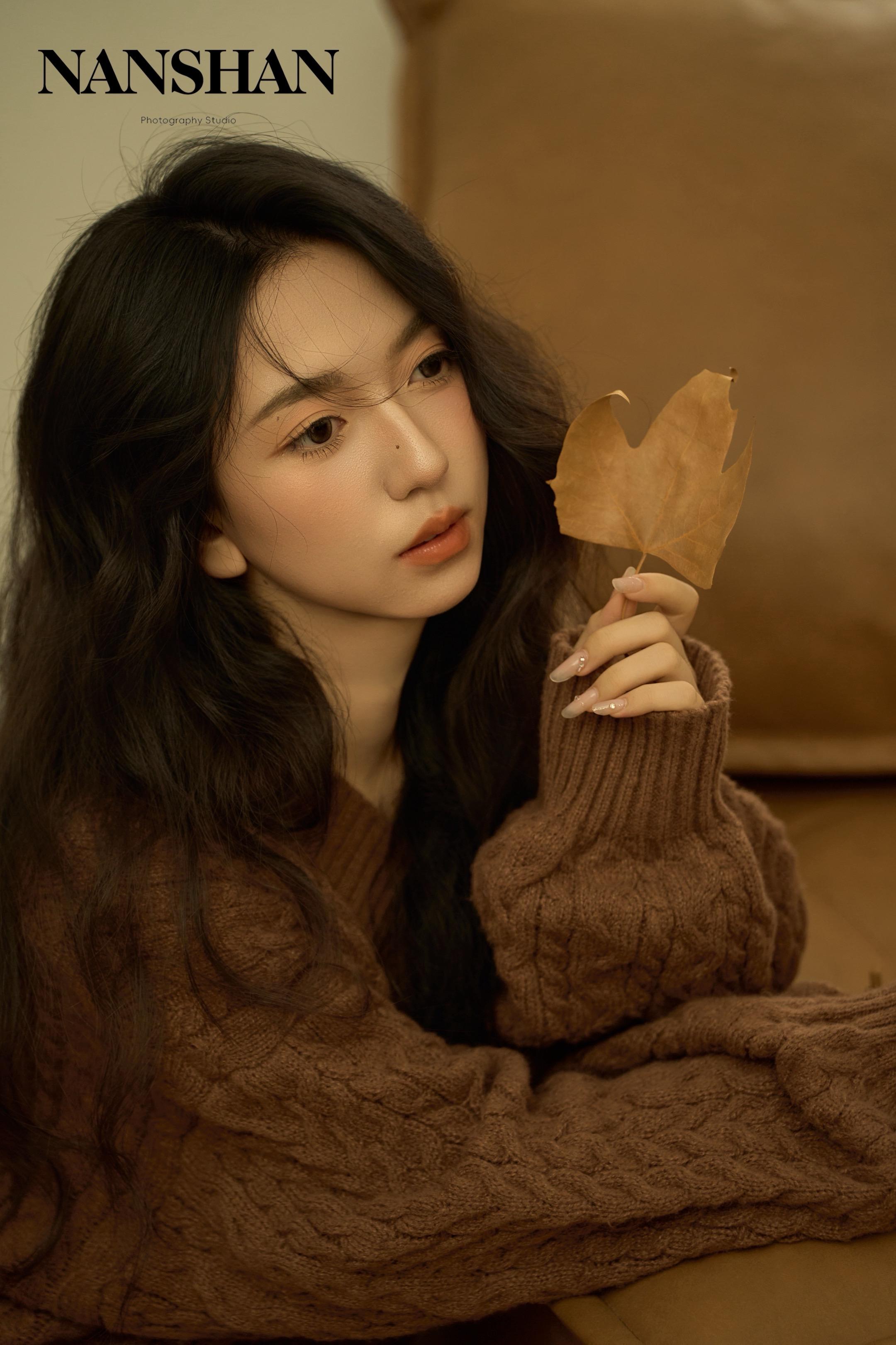 缓缓飘落的枫叶像思念🍂。