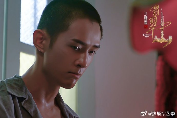 邓伟德打戏张力拉满邓伟德诠释底层小人物无滤镜无磨皮，原汁原味的打戏质感，狠狠被邓