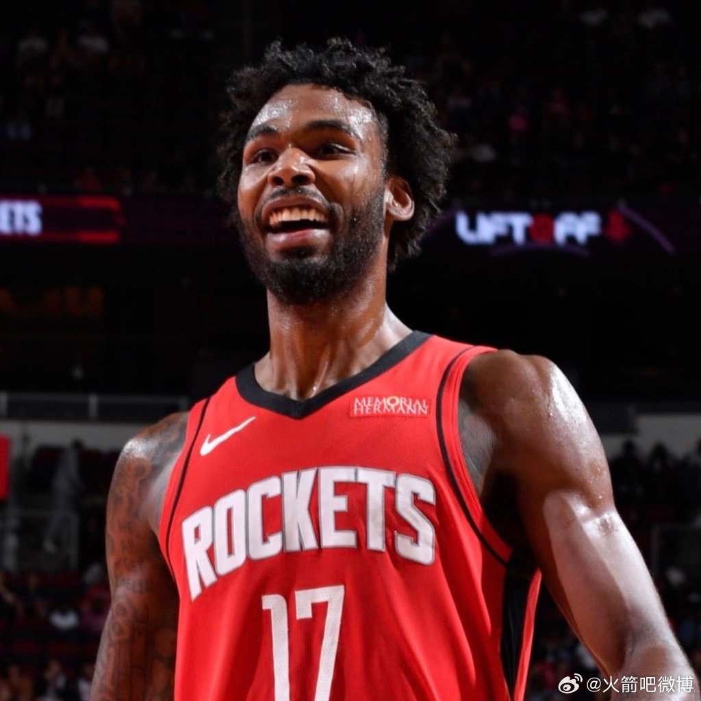 伊森目前三分球26投15中，命中率高达57.7%全队最高！其中👇👇底线三分 