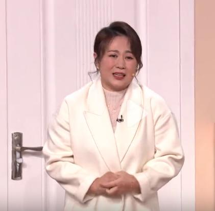 有多少人跟我一样，任素汐唱完歌后还以为沈腾还会继续回来把小品演完的？

整个春晚