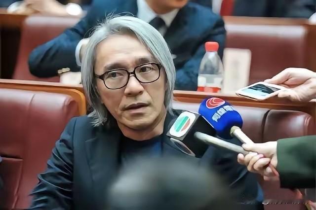 周星驰入股AI公司这事，
我看到了3个所有人都忽略的真相。

第一，他不是在布局