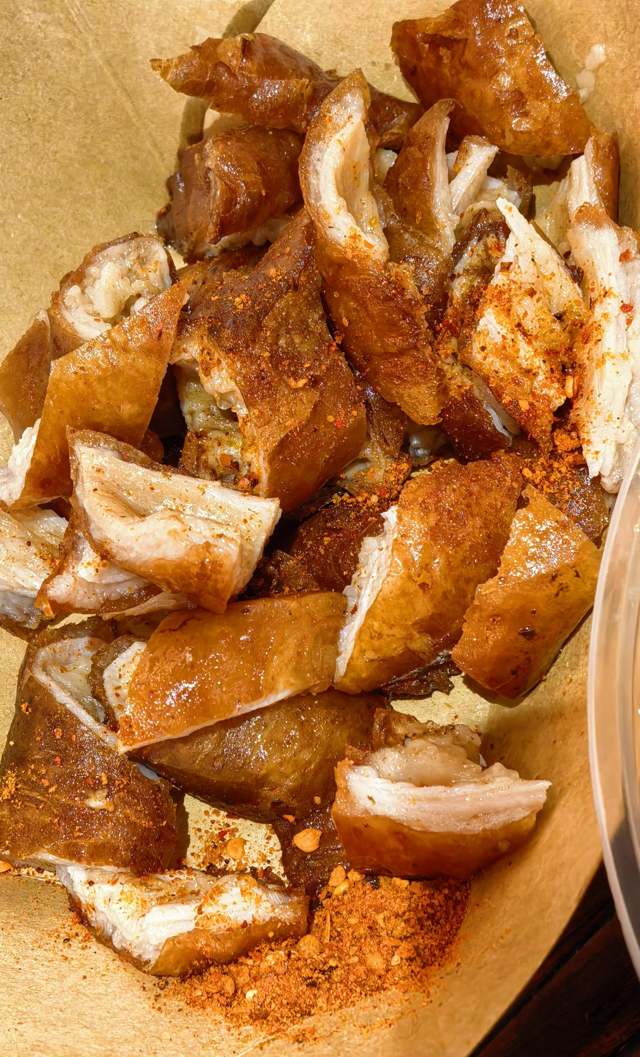 今天陪侄女们到顺德觅食，吃到地道的顺德本土商家制作的美食，好满足[爱慕]……
