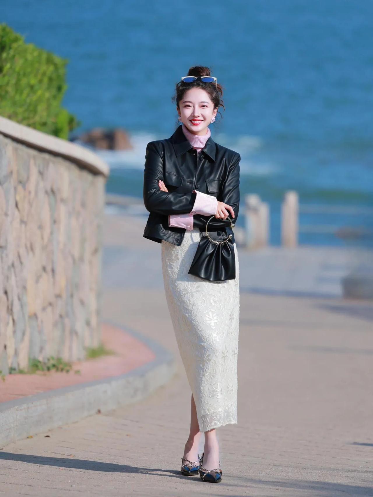 优雅女性#姗然美女# 时尚搭配#分享女性魅力照# 极品气质型穿搭
