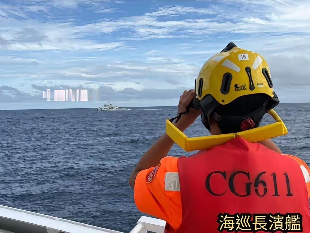 两岸再次对峙！台海巡叫嚣称“强势驱离”大陆万吨级公务船。

日菲打算在台岛以东海