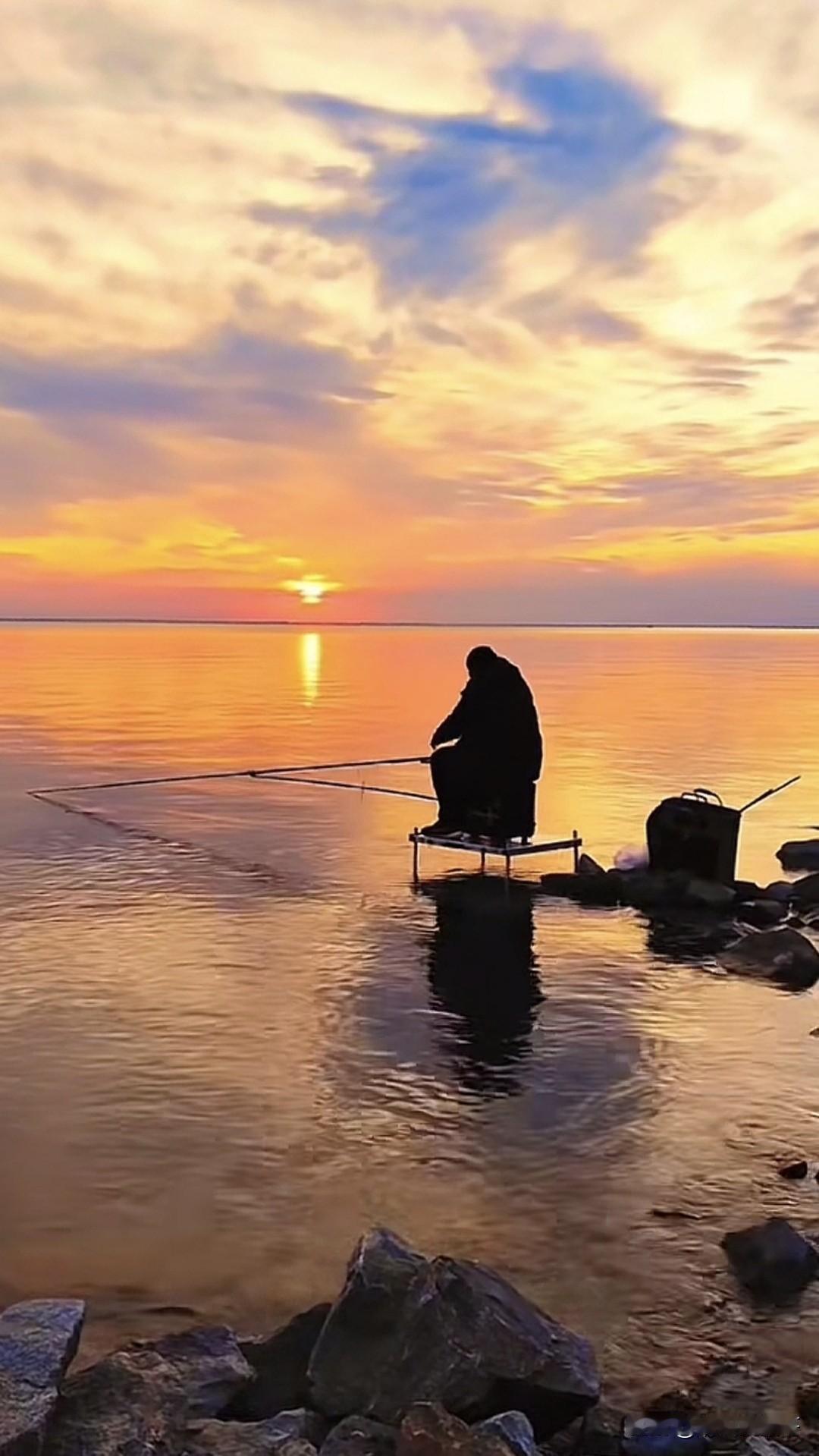 孤独的钓鱼佬……