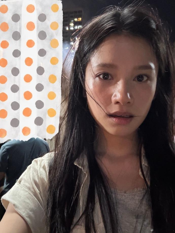 网传金枝接触张婧仪金枝深度接触张婧仪 据悉金枝正在为一部艺术电影物色女主角，张婧