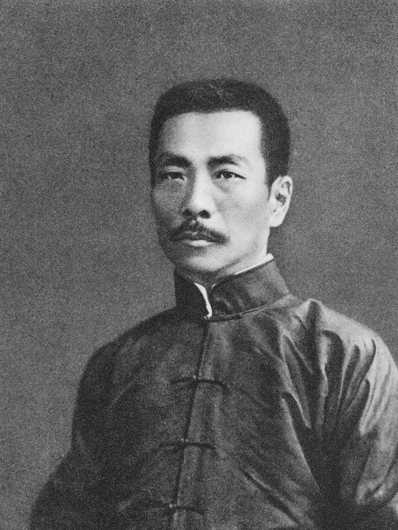 鲁迅逝世已经三十六年，关于由哪位大家来抬灵柩引发争议，沈钧儒巧妙提出折中方法
1