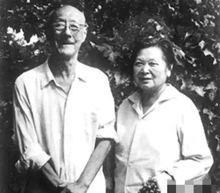 1935年，“民国四公子”张伯驹硬抢20岁潘素，此举却改变了两个人的人生。
 