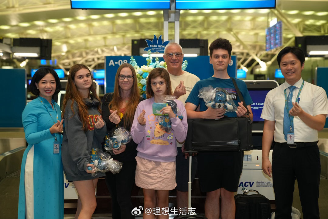 越南航空正式开通河内至阿姆斯特丹直飞航线，成为首家开通越南与荷兰直飞航线的越南航