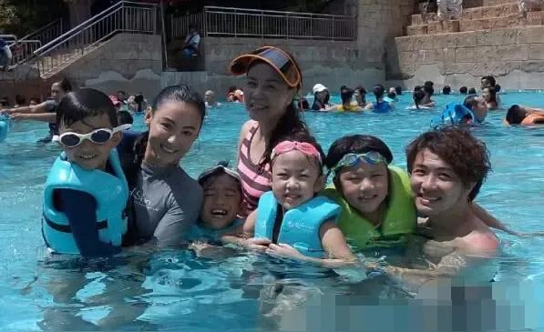 谢霆锋俩儿子：直接抽中基因“SSR级”神卡！
娱乐圈星二代千千万，谢霆锋俩儿子L
