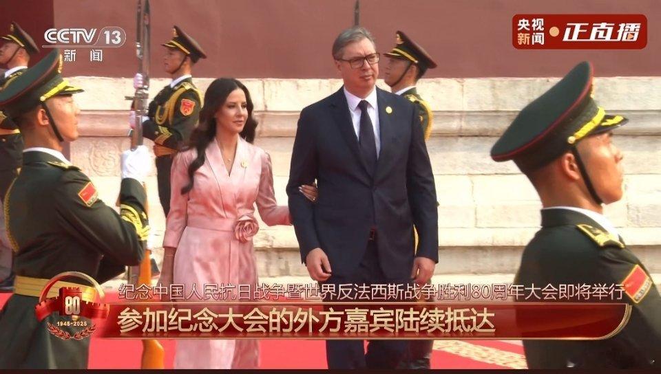 阅兵直播 577来了，真高啊。 九三盛大阅兵 ​​​