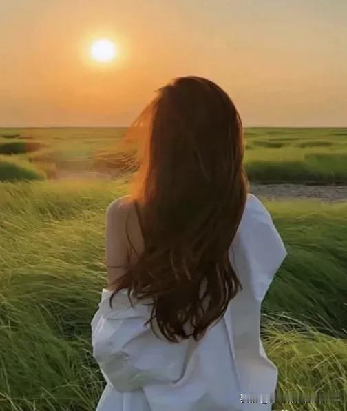 六十年人生经验，
分享给吃瓜群众:

有些人说得越好听，
你越不能听。

仅此一