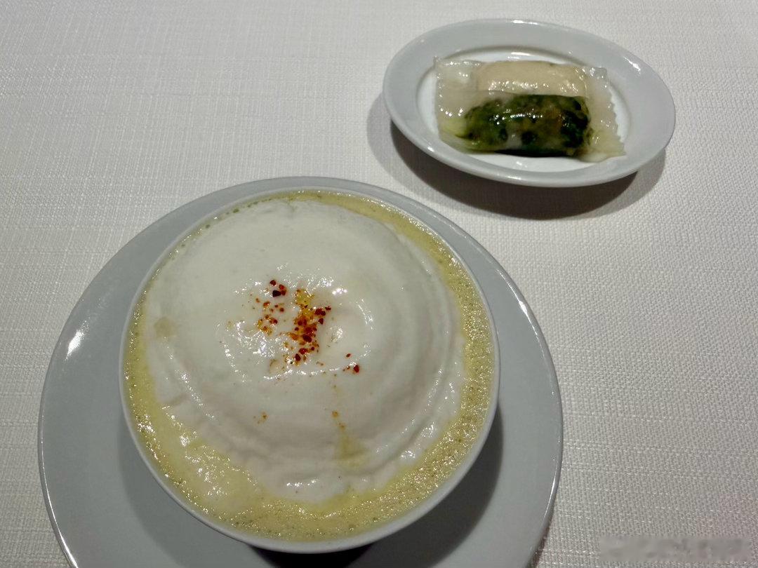 态芮，台北米其林三星。这家是台式法餐，主厨何顺凯，Taïrroir这个名字结合了