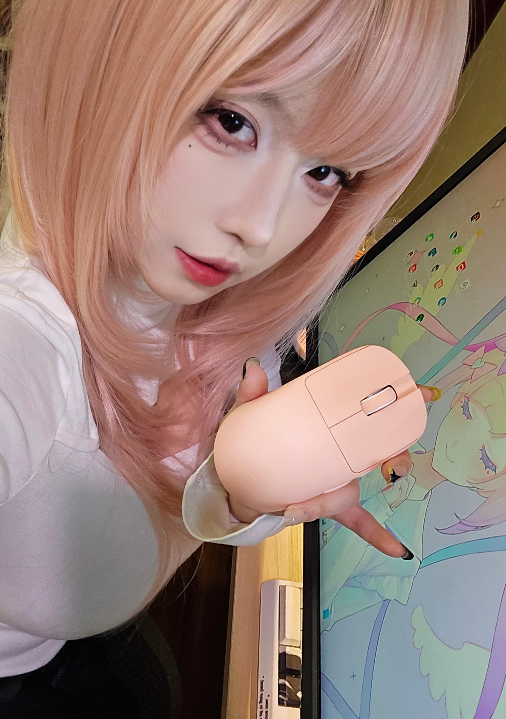 萌萌可爱粉色鼠标qwq。