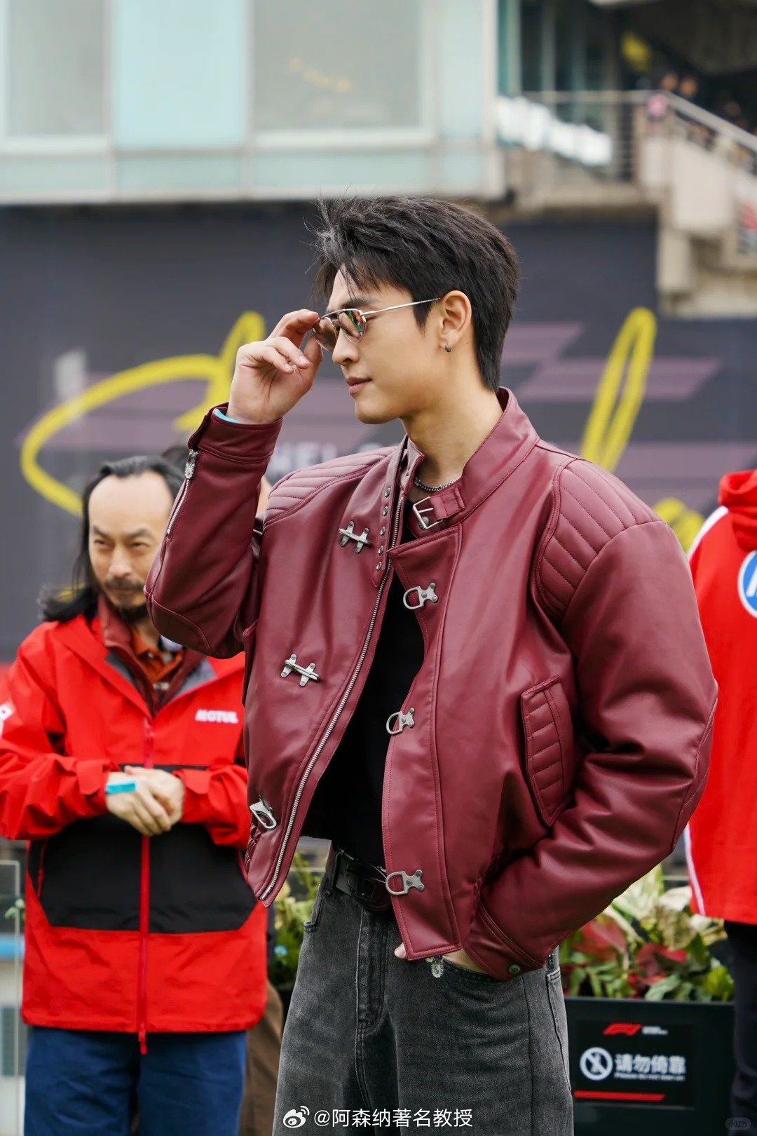 F1中国大奖赛 赵昭仪、哈尼克孜、王天辰都来看F1了，赵昭仪好漂亮又高又飒 