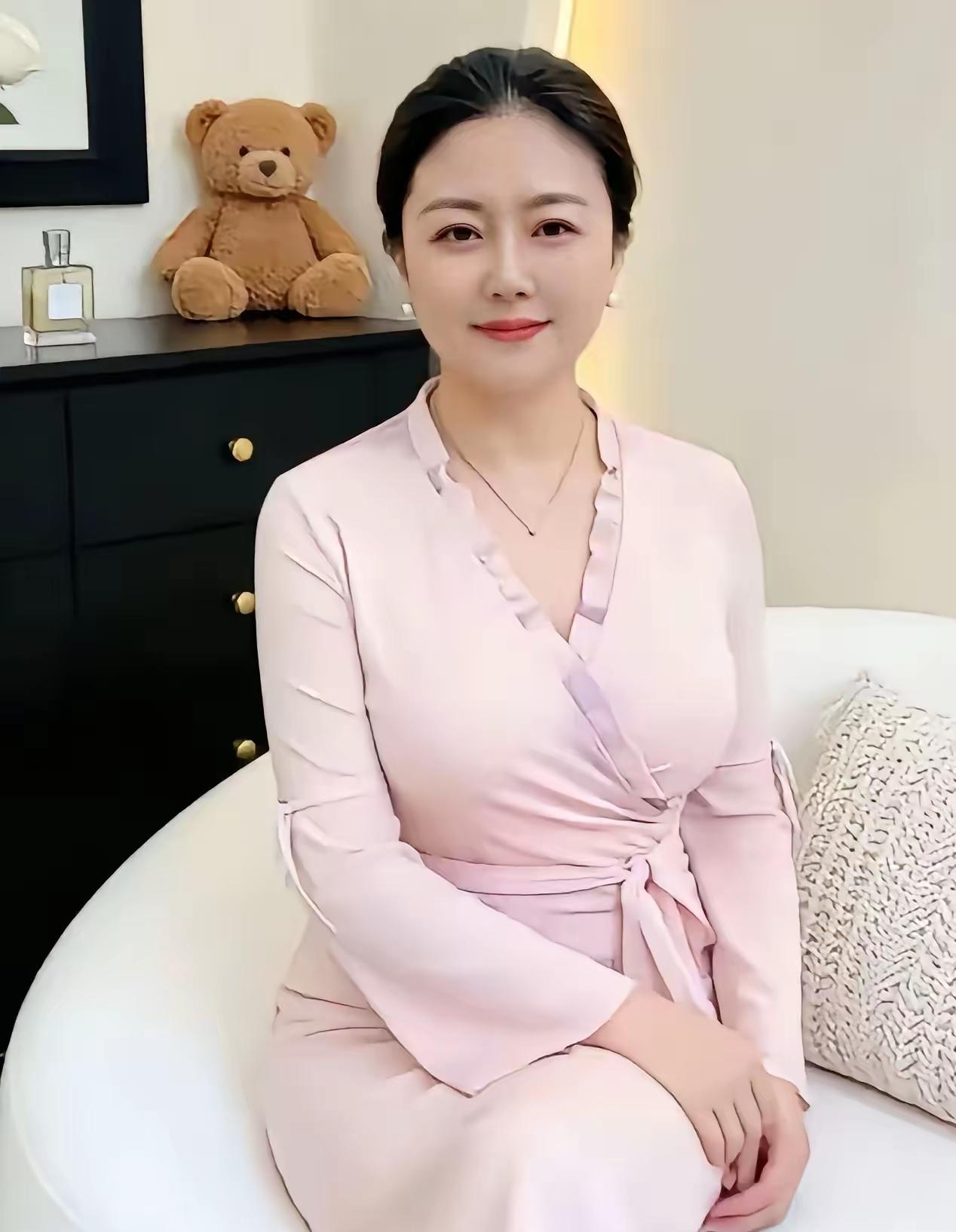 王志文曾说：“夫妻之间，就两件事儿，一是性生活，二是金钱。但很多人结婚时，谈的是